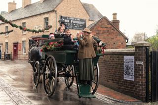 Visitors Enjoying The Horse Bus At Blists Hill At Christmas V.2 12 23 (1)